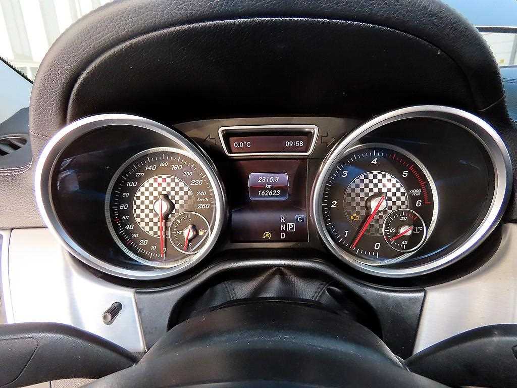 Mercedes Benz GLE Class - Vista 9