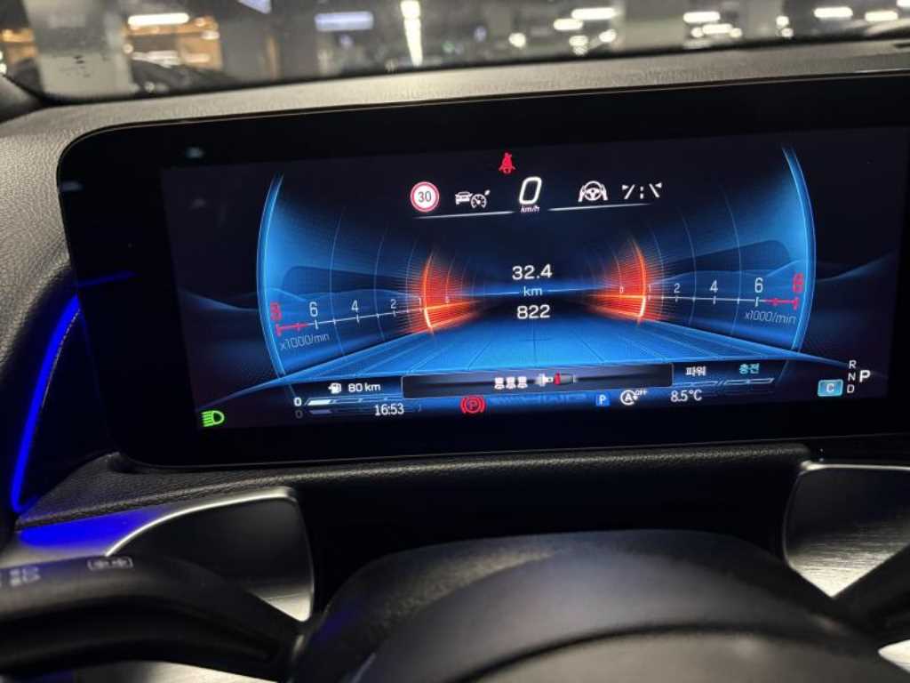 Mercedes Benz GLB Class - Vista 8