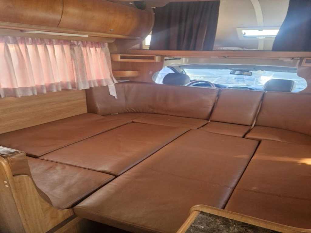 HYUNDAI Starex - Vista 10