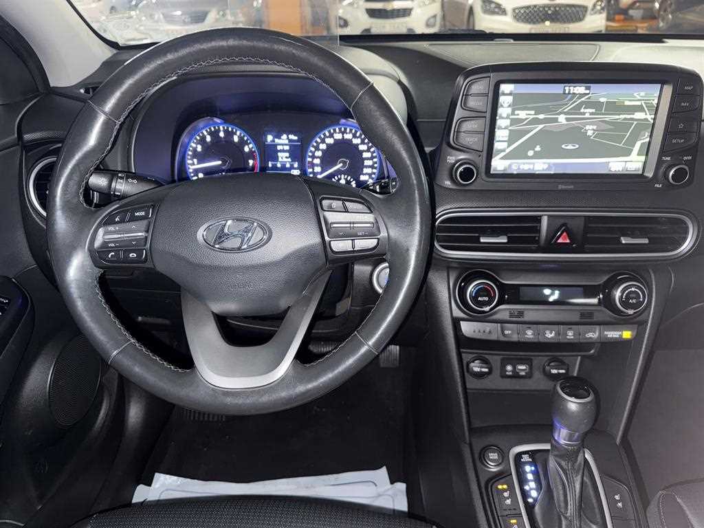 HYUNDAI Kona - Vista 8