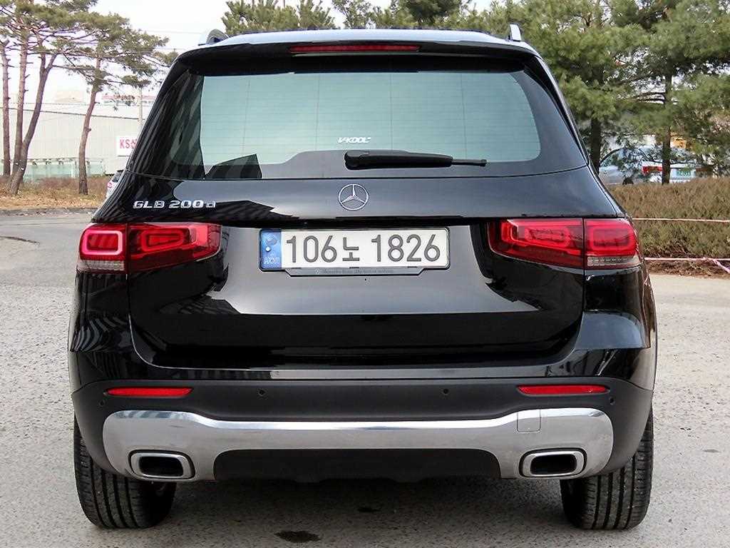 Mercedes Benz GLB Class - Vista 4