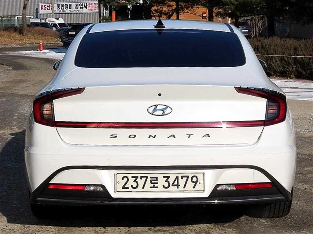 HYUNDAI Sonata - Vista 4