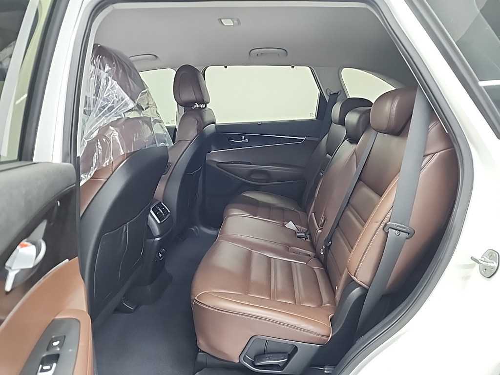 KIA Sorento - Vista 12
