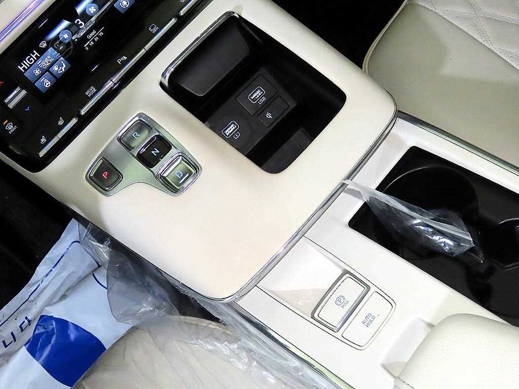 HYUNDAI Grandeur - Vista 12