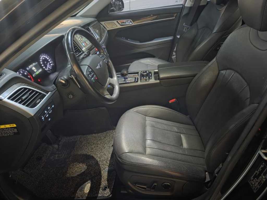 Genesis G80 - Vista 10