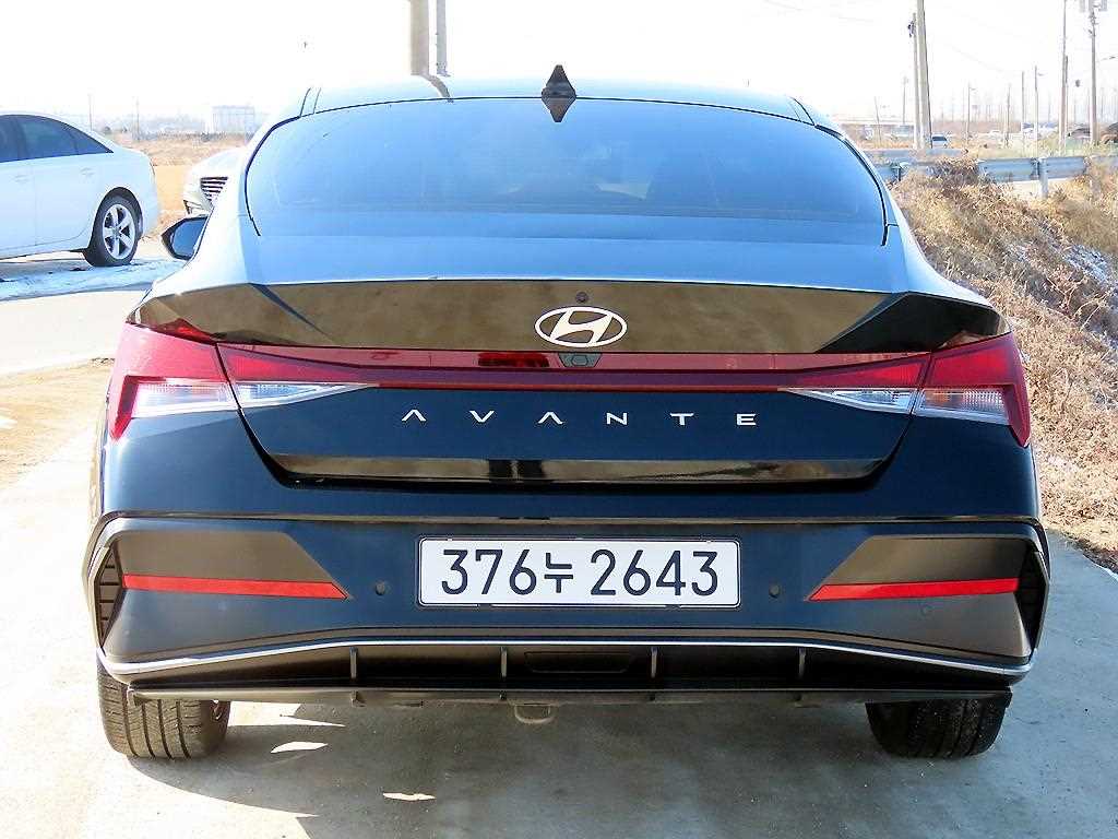 HYUNDAI Avante - Vista 4