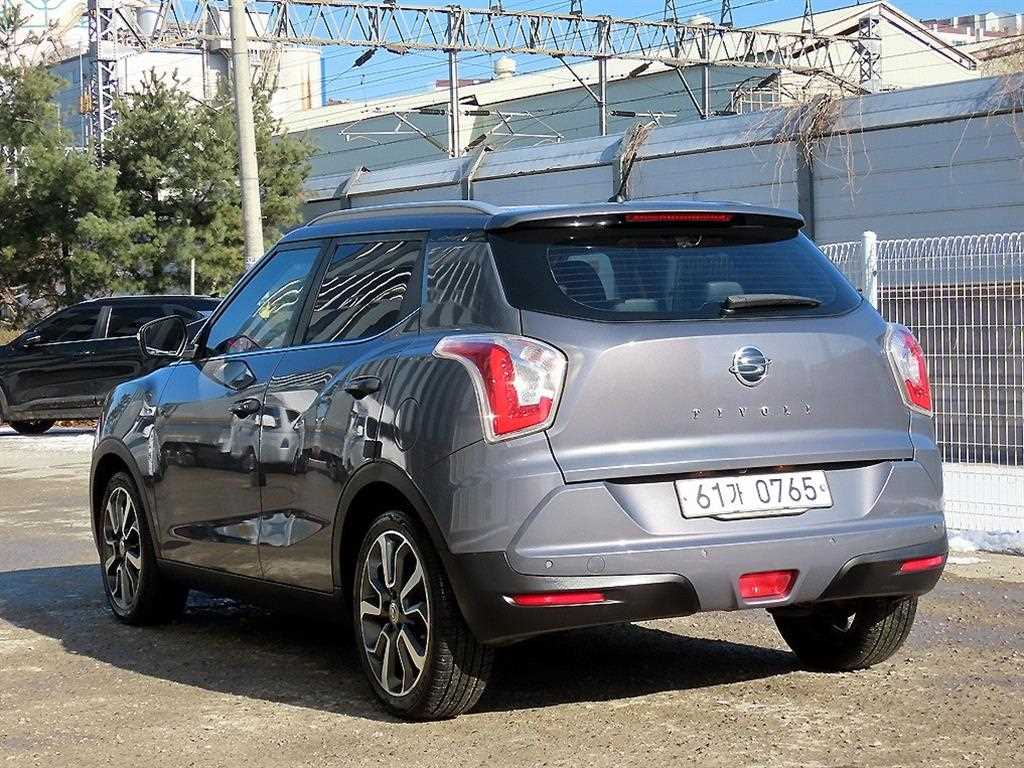 Ssangyong Tivoli - Vista 3