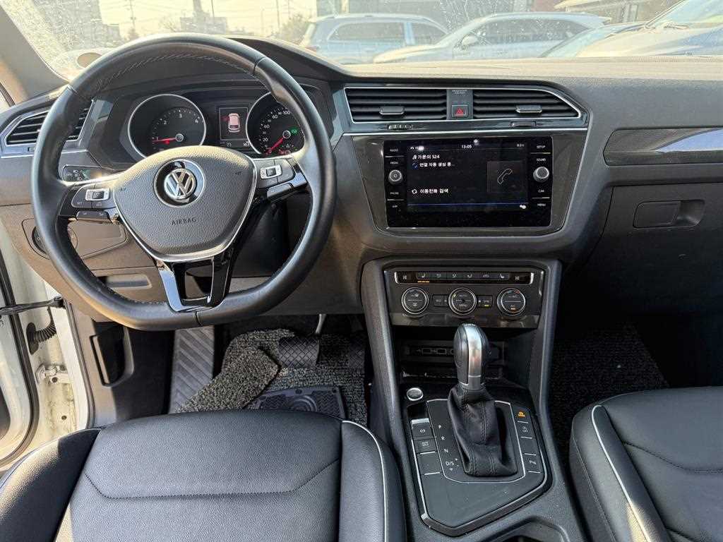 Volkswagen Tiguan - Vista 5