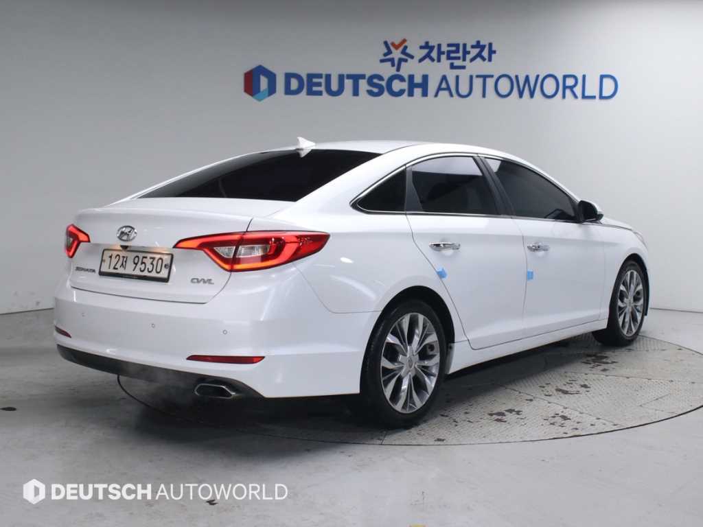 HYUNDAI Sonata - Vista 2