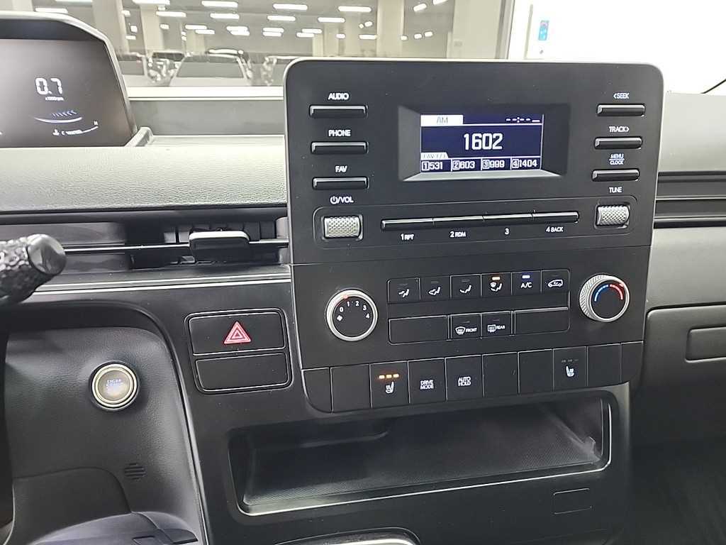 HYUNDAI Staria - Vista 10