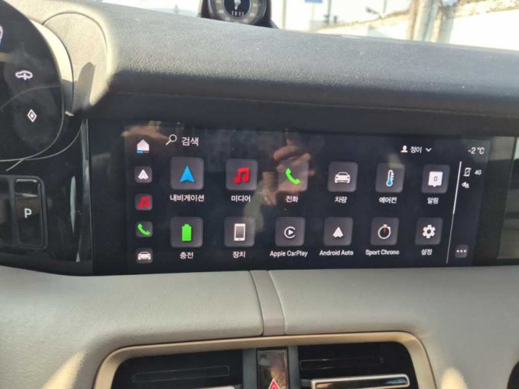 Porsche Taycan - Vista 9