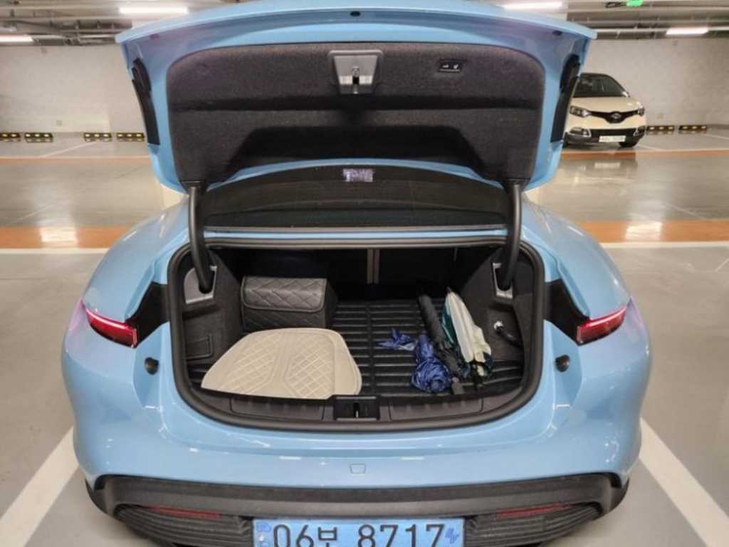 Porsche Taycan - Vista 6