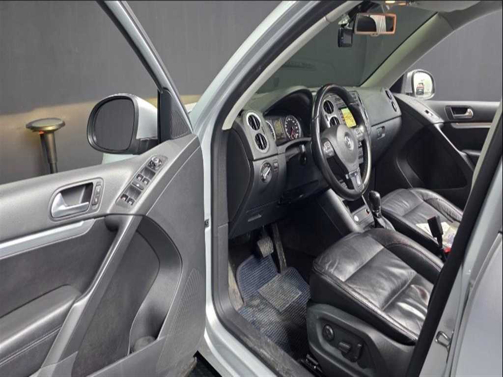 Volkswagen Tiguan - Vista 10