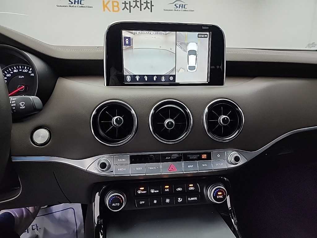 KIA Stinger - Vista 10