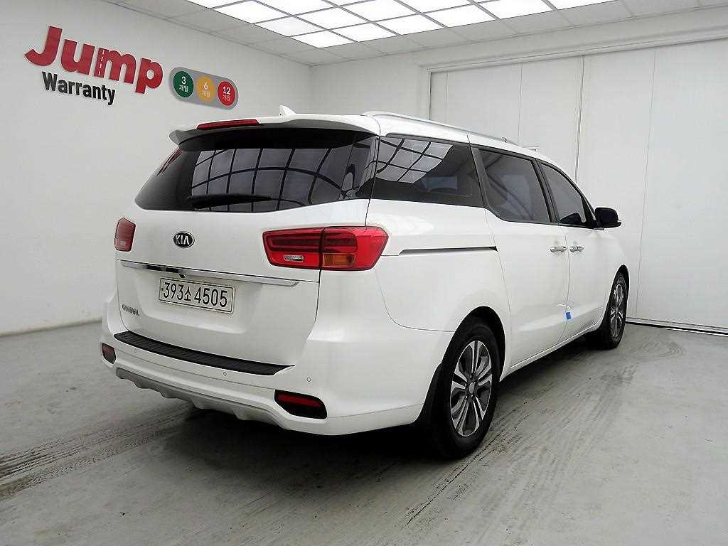 KIA Carnival - Vista 4