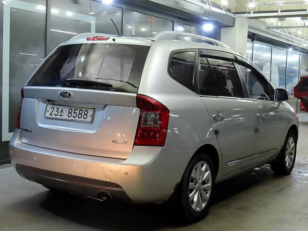 KIA Carens - Vista 4