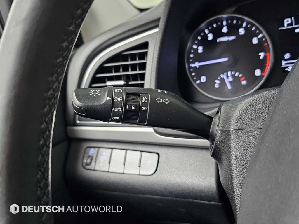 HYUNDAI Avante 2017 Blanco - Importación desde Corea - HF Imports Iquique - Foto 16