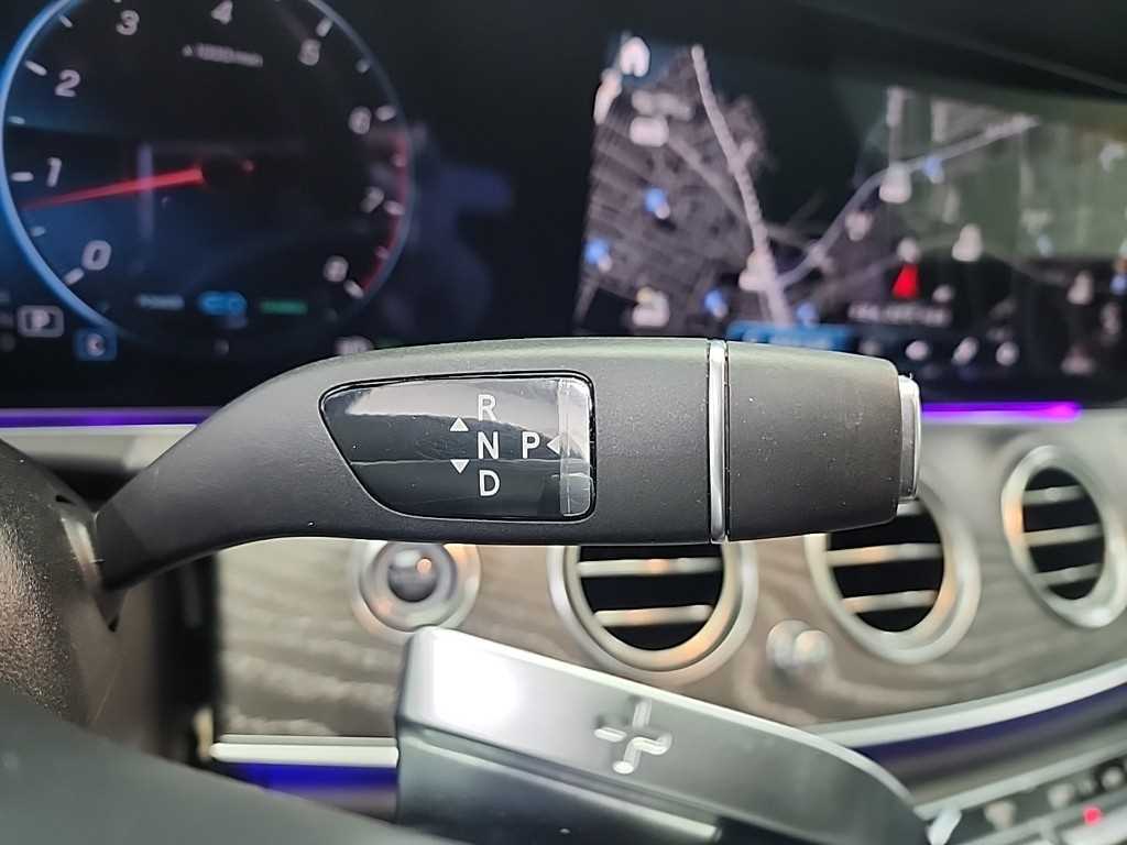 Mercedes Benz E class - Vista 8