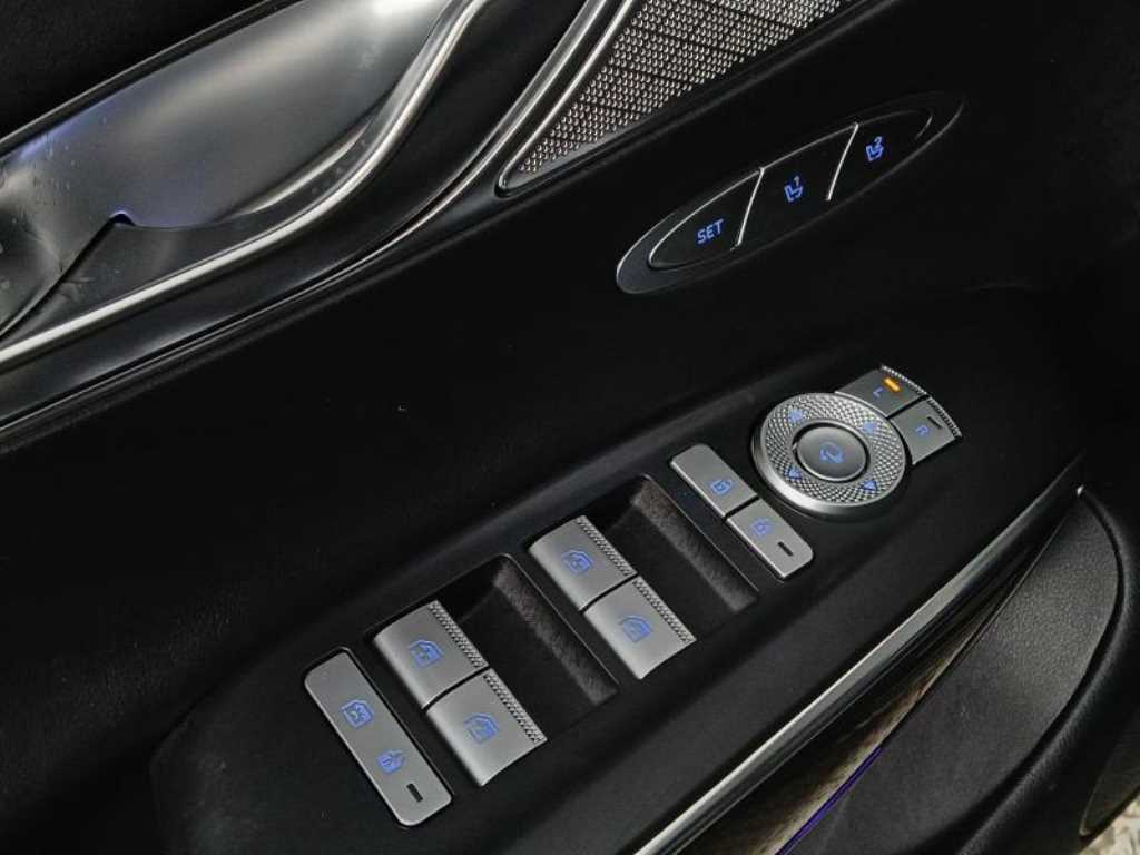 Genesis GV70 - Vista 11