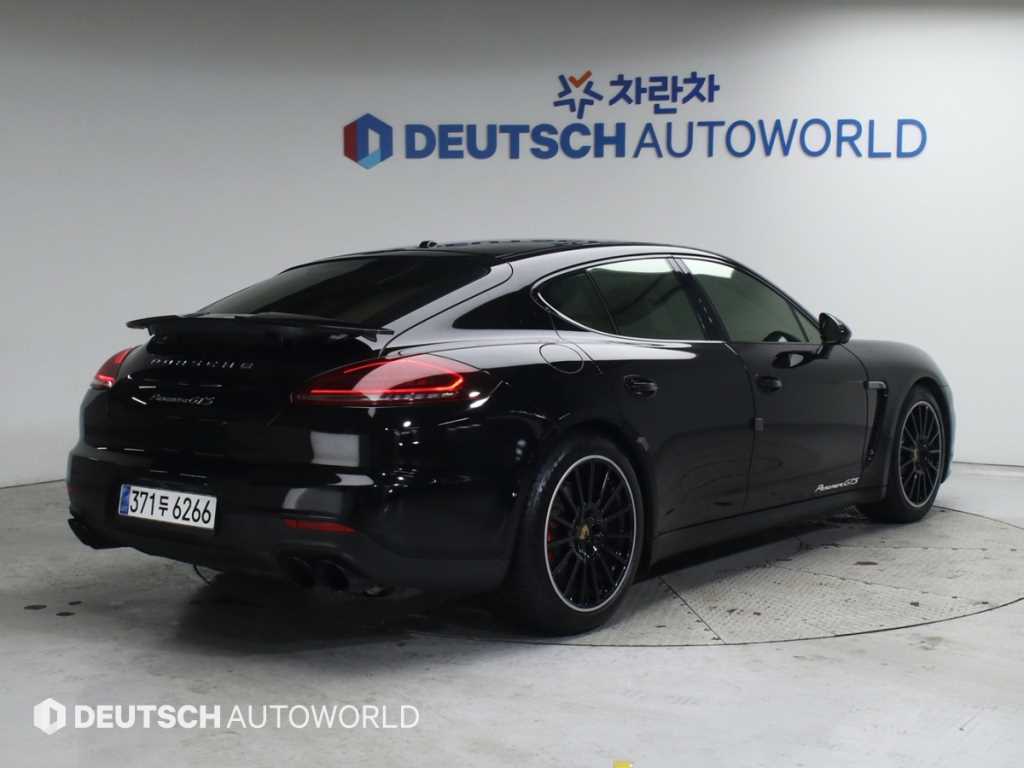 Porsche Panamera - Vista 2