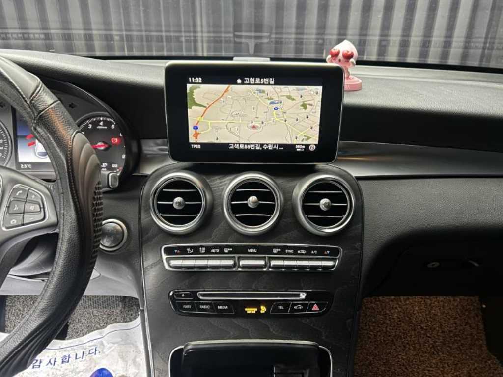 Mercedes Benz GLC Class - Vista 10