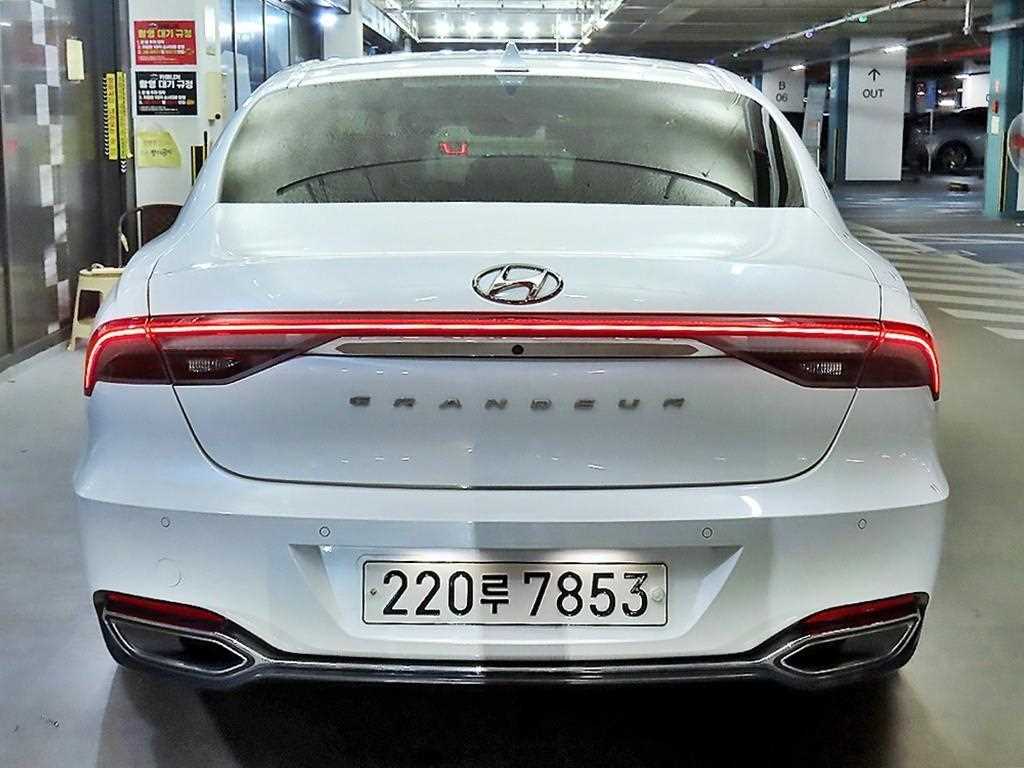 HYUNDAI Grandeur - Vista 5