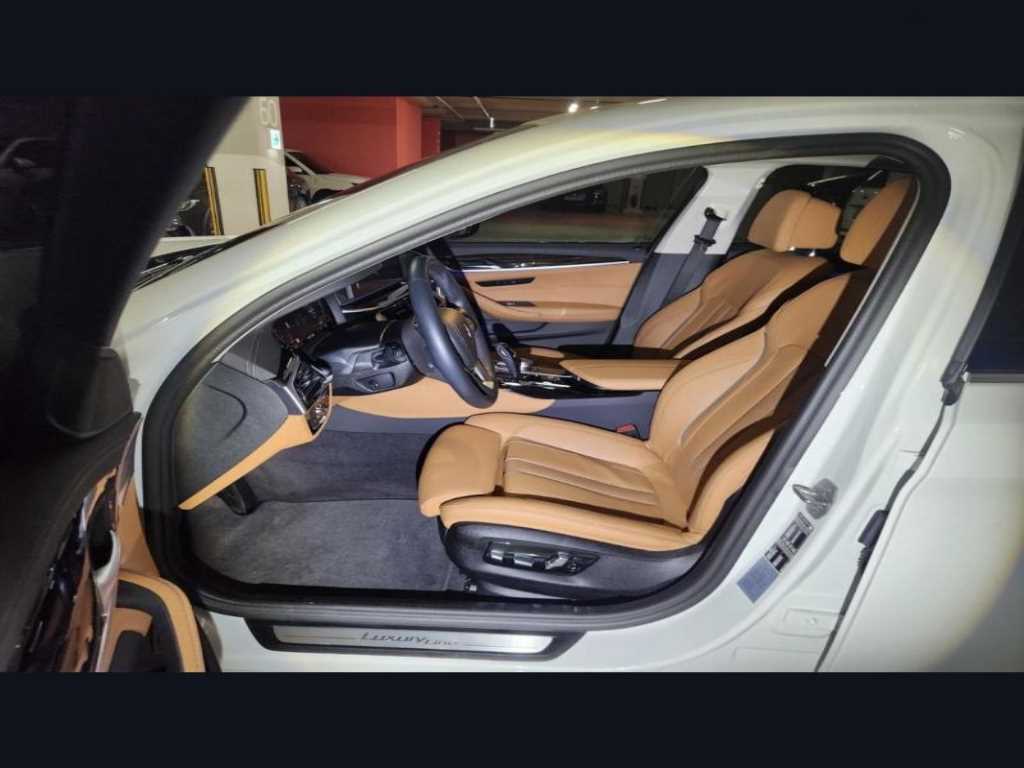 BMW 5 Series - Vista 3