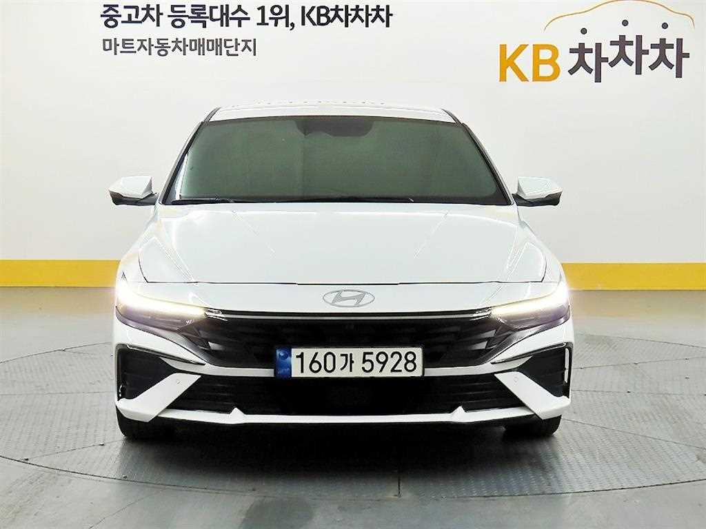 HYUNDAI Avante - Vista 2