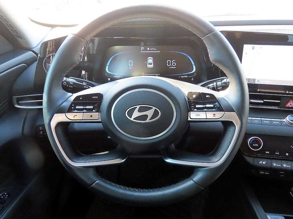 HYUNDAI Avante - Vista 7