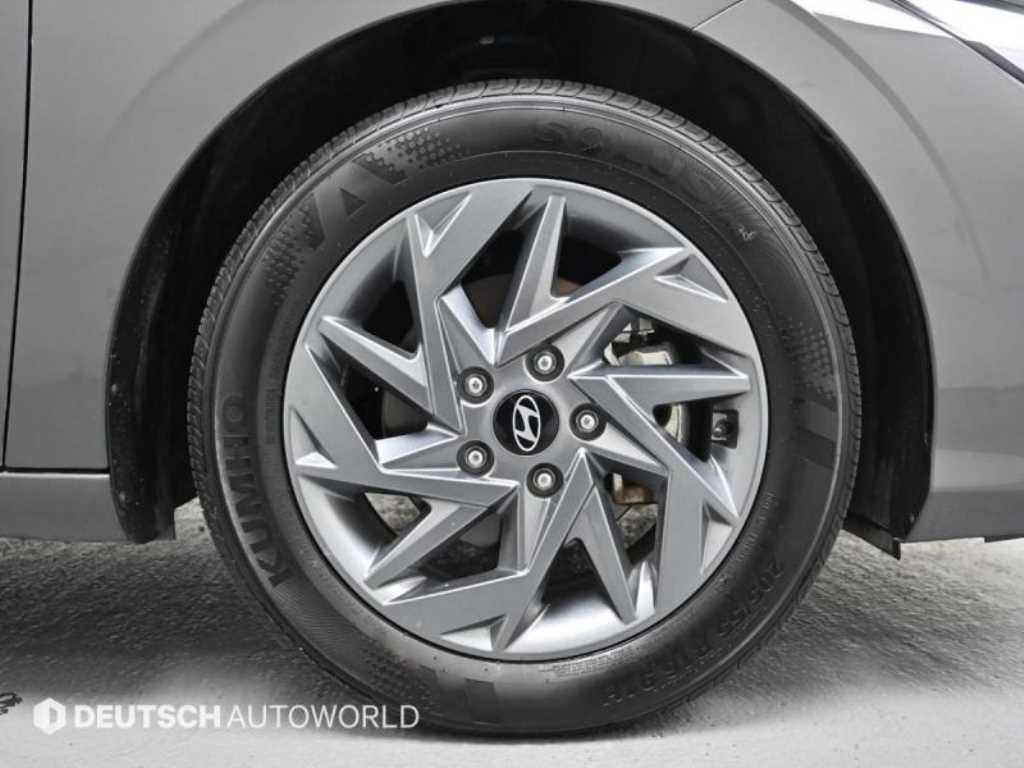 HYUNDAI Avante - Vista 5