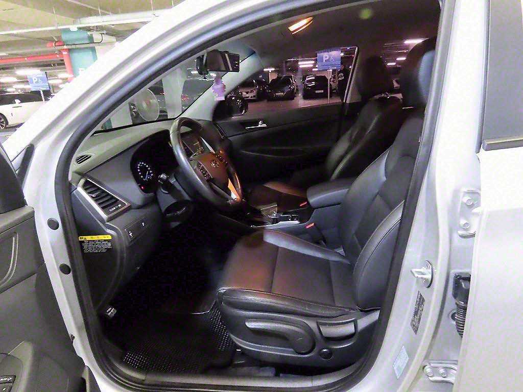 HYUNDAI Tucson - Vista 6