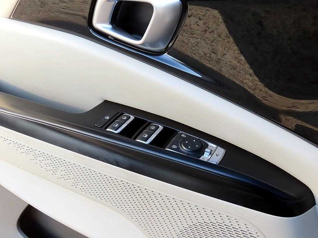 KIA Carnival - Vista 12