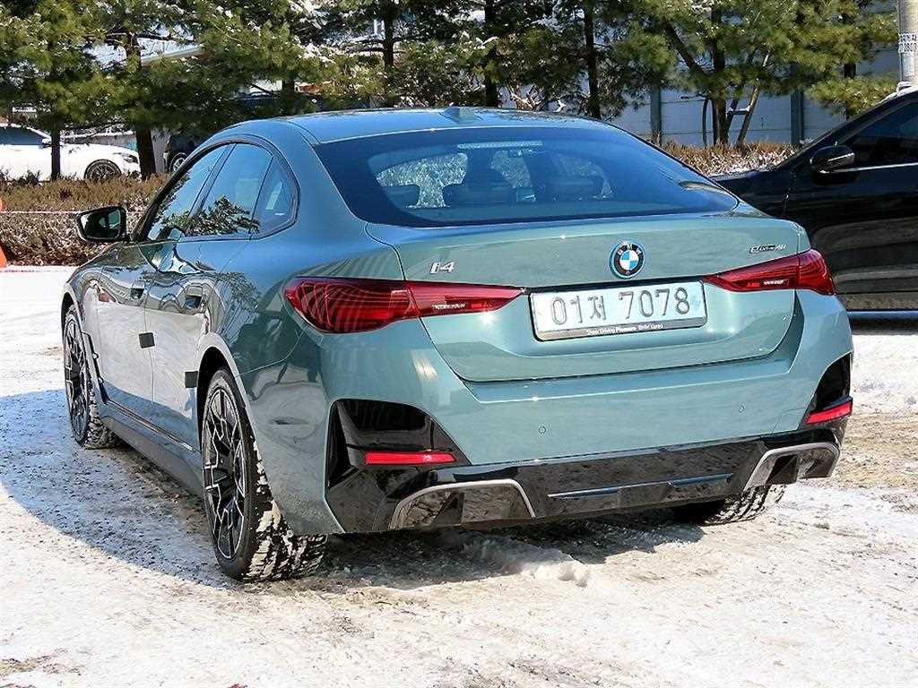 BMW i4 - Vista 3