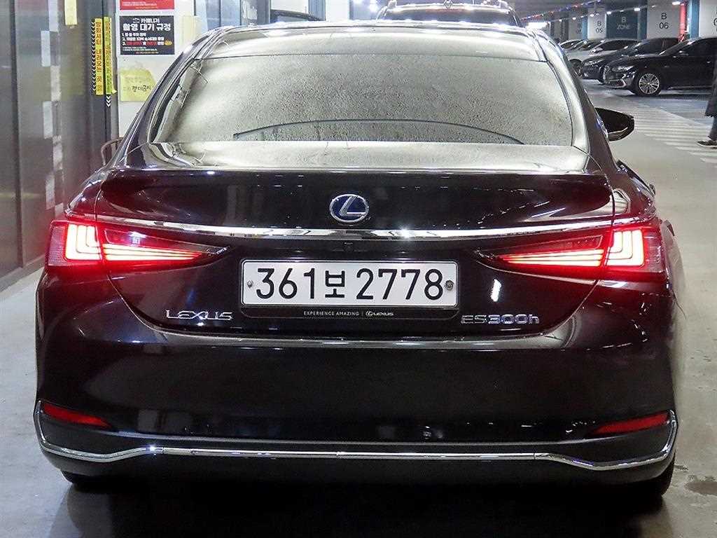 Lexus ES - Vista 5