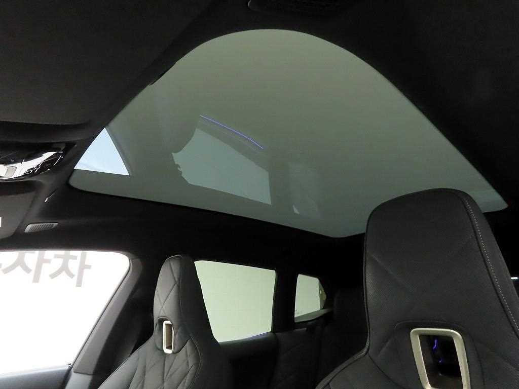 BMW iX 2024 Negro - Importación desde Corea - HF Imports Iquique - Foto 17