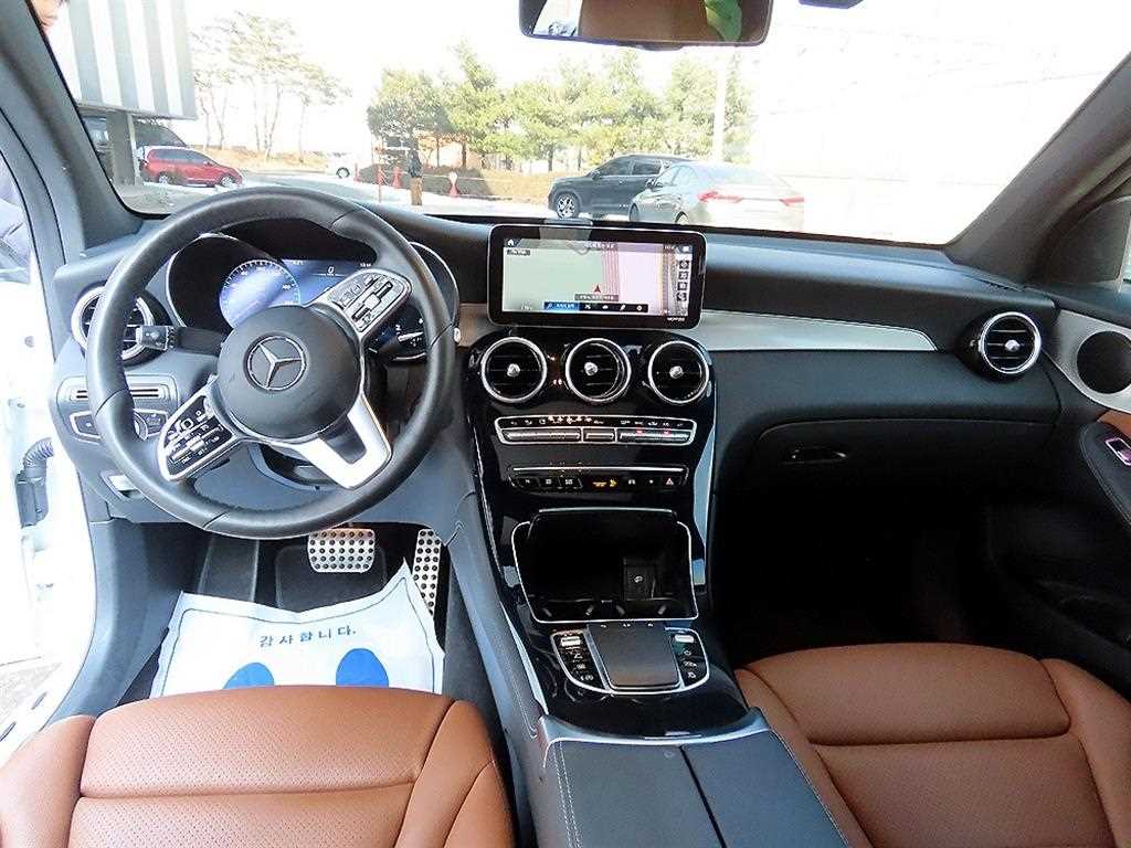 Mercedes Benz GLC Class - Vista 7