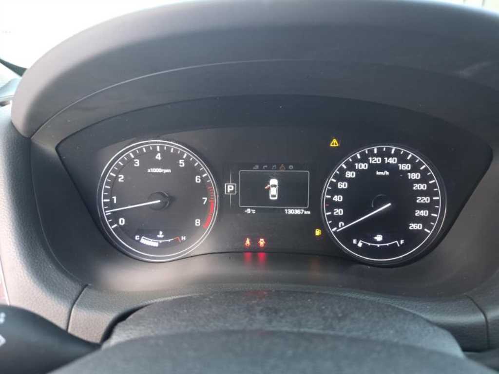 HYUNDAI Genesis - Vista 12