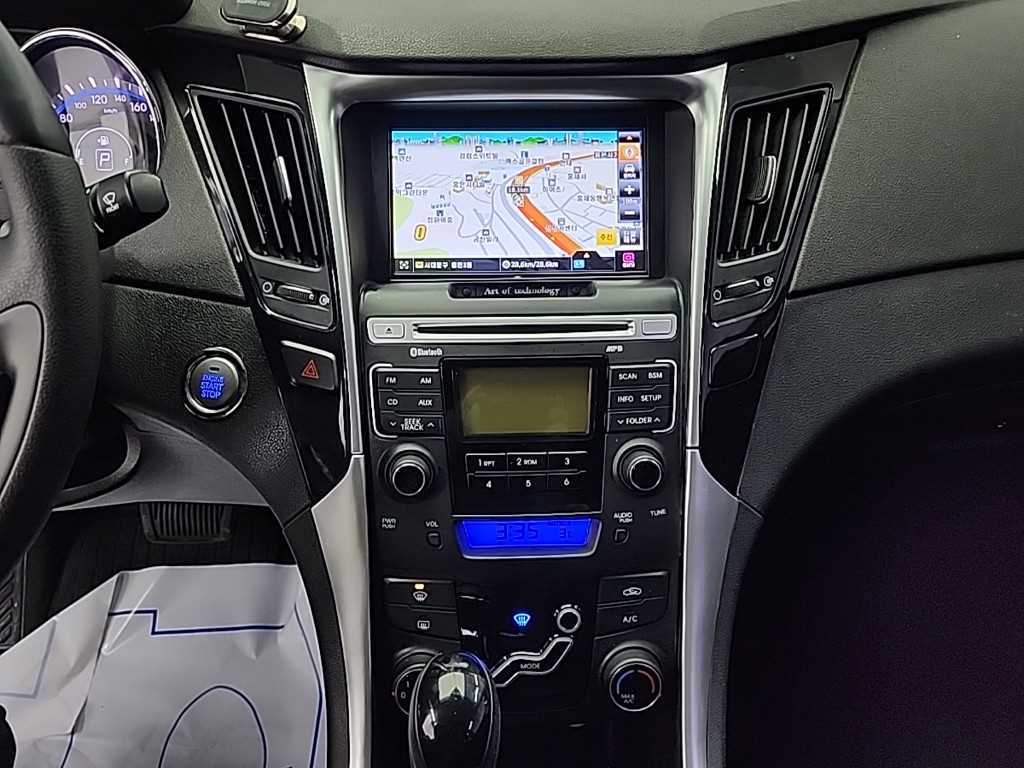 HYUNDAI Sonata - Vista 10