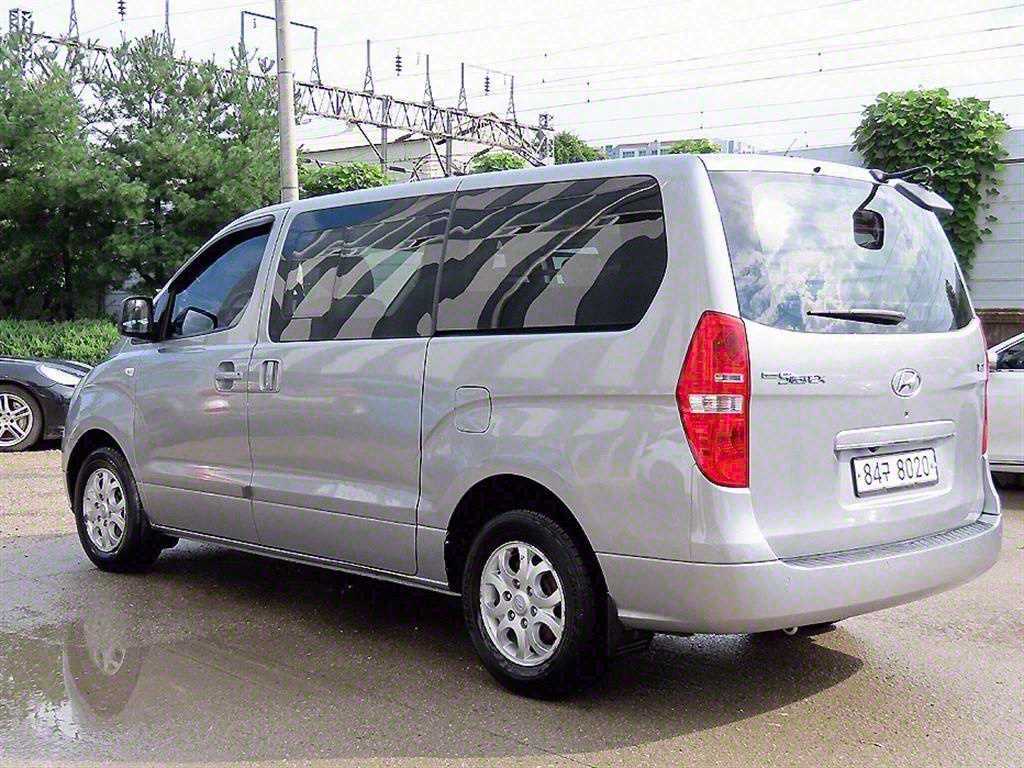 HYUNDAI Starex - Vista 3