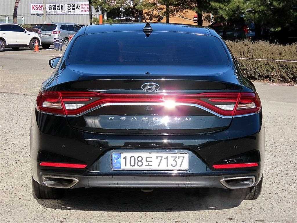 HYUNDAI Grandeur - Vista 4