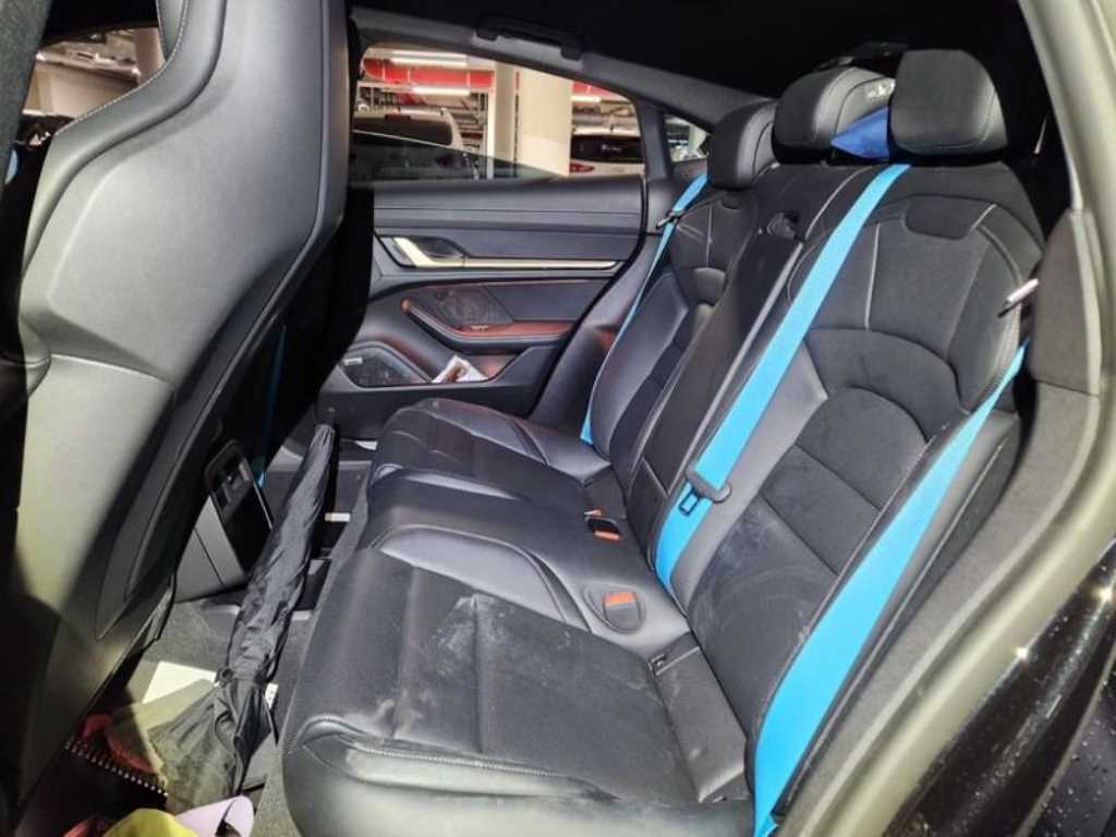 Porsche Taycan - Vista 6