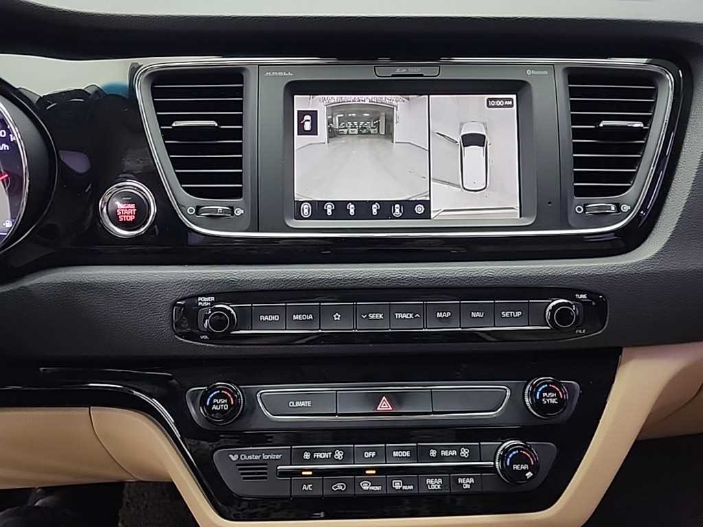 KIA Carnival - Vista 10