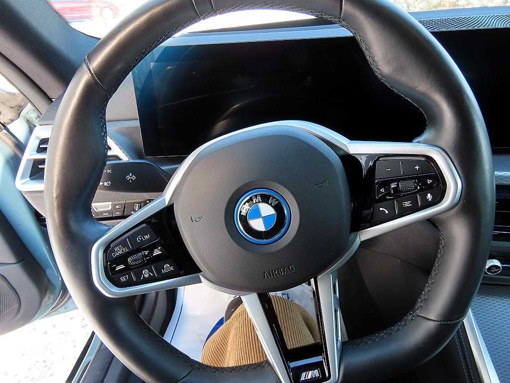 BMW i4 - Vista 8