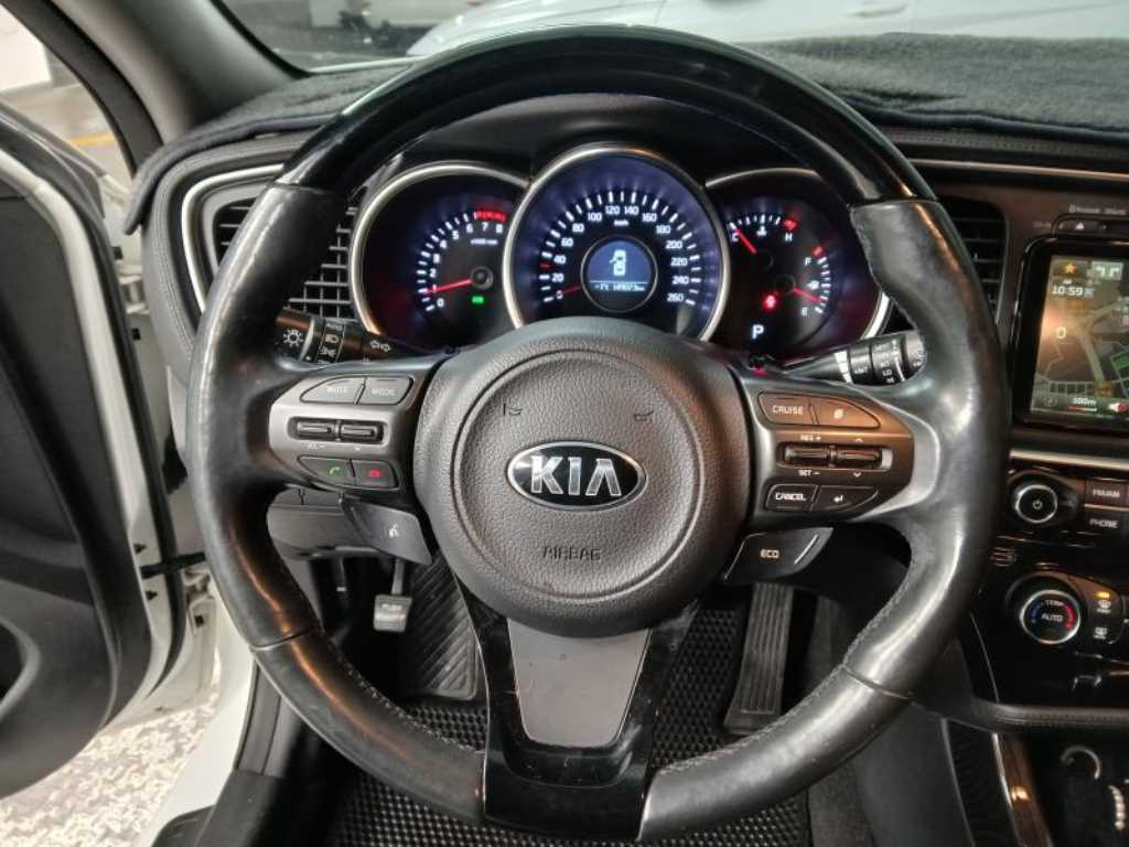 KIA K5 - Vista 8