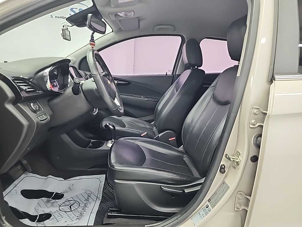 Chevrolet Spark - Vista 11