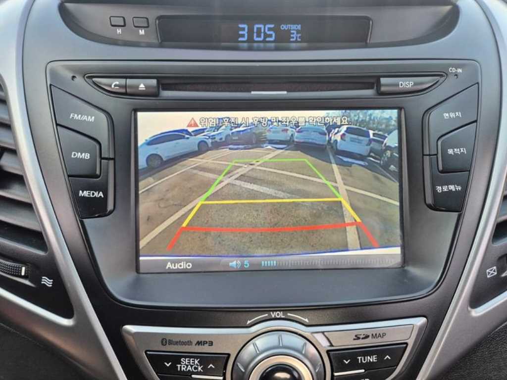 HYUNDAI Avante - Vista 11