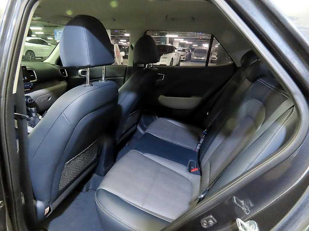 HYUNDAI Venue - Vista 7