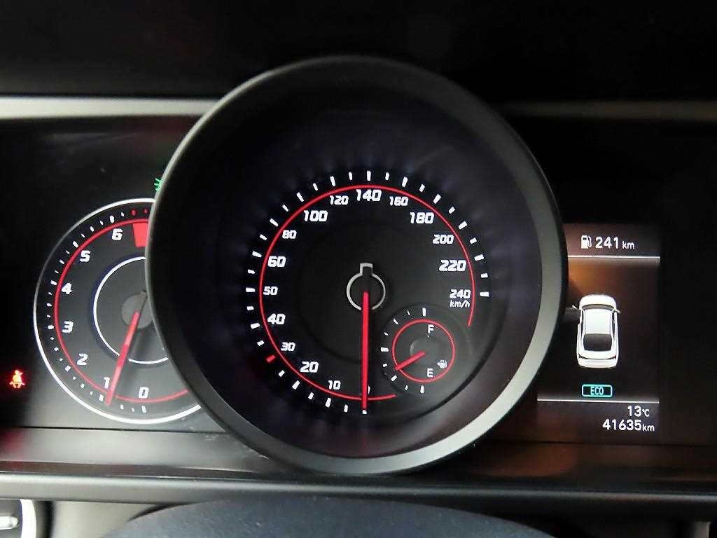 HYUNDAI Avante - Vista 8