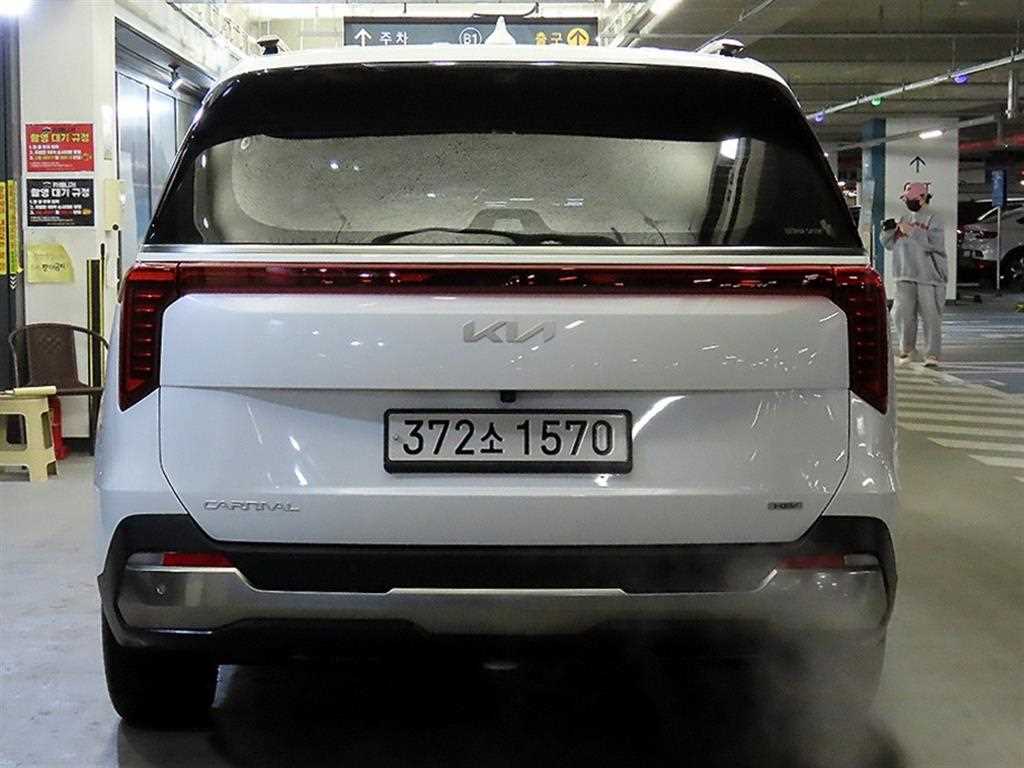 KIA Carnival - Vista 5