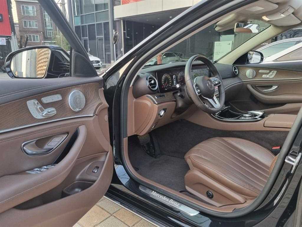 Mercedes Benz E class 2019 Negro - Importación desde Corea - HF Imports Iquique - Foto 13